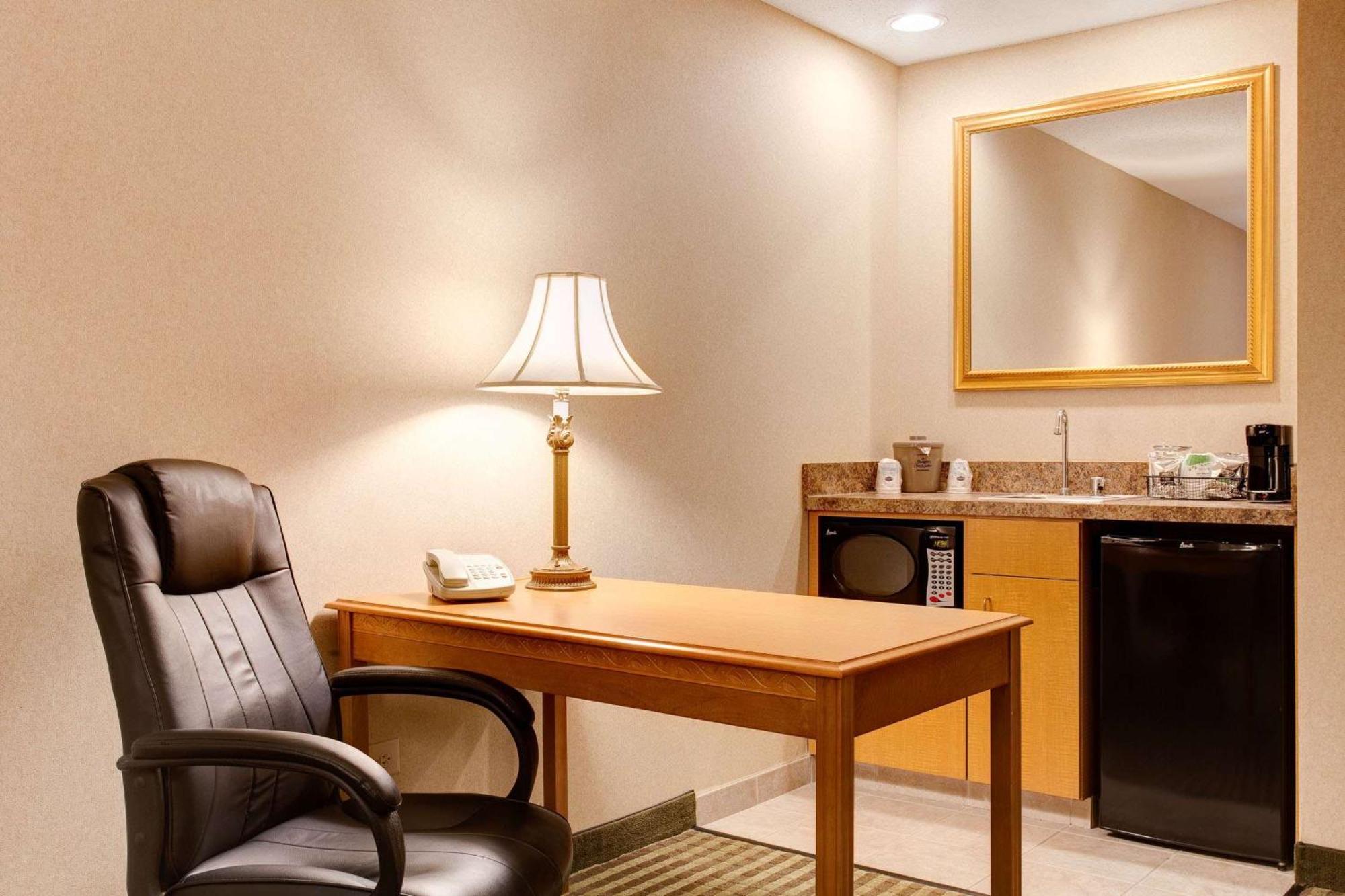 Hampton Inn & Suites Addison Εξωτερικό φωτογραφία