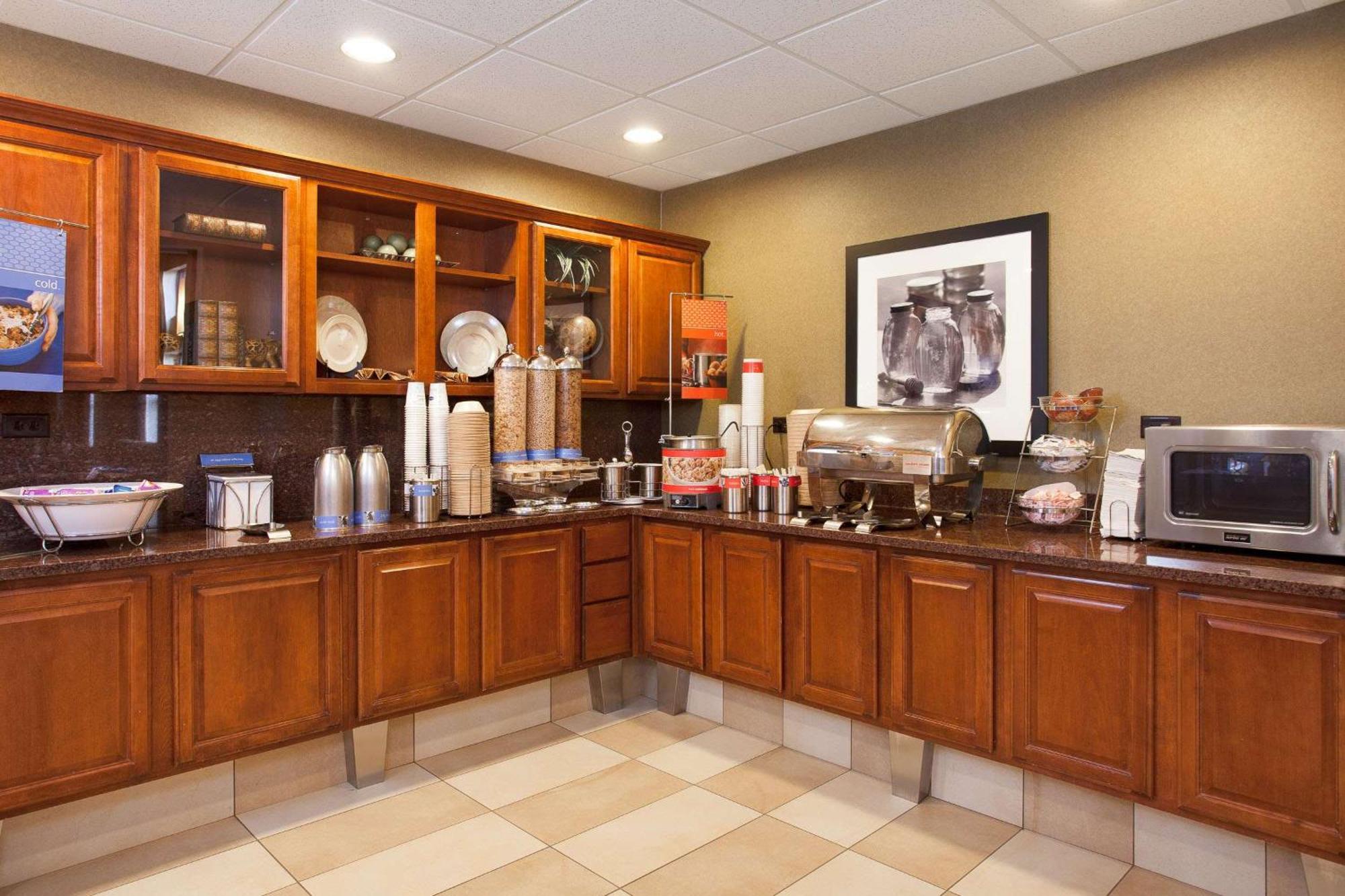 Hampton Inn & Suites Addison Εξωτερικό φωτογραφία