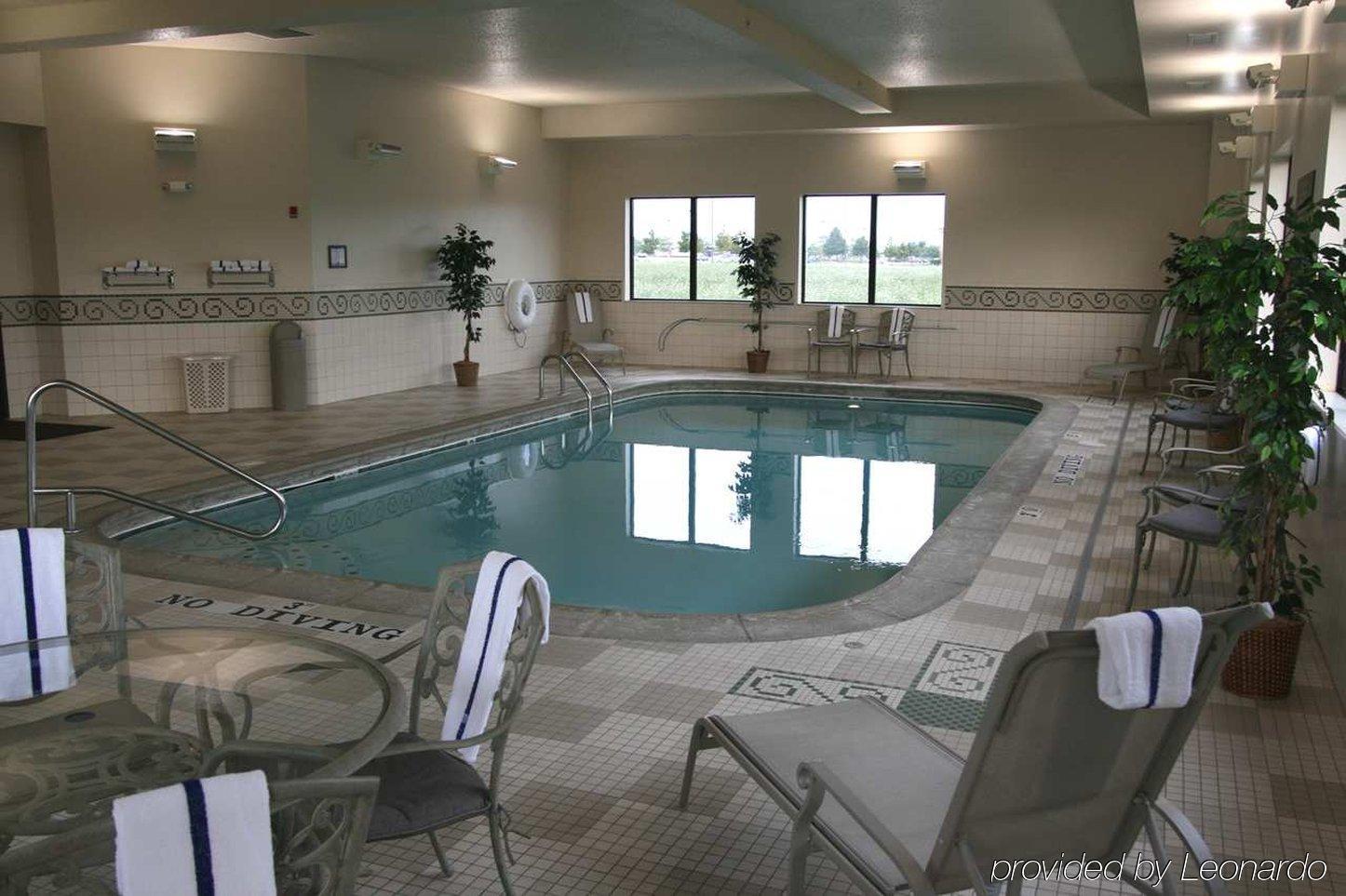 Hampton Inn & Suites Addison Εξωτερικό φωτογραφία